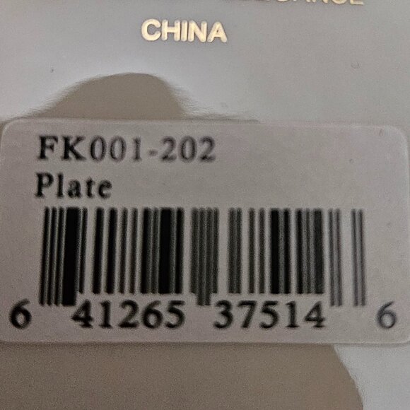 Mikasa Fine Porcelain FK001-202 Holiday Elegance Carolers Wall Plaque 6.5” - Picture 10 of 15